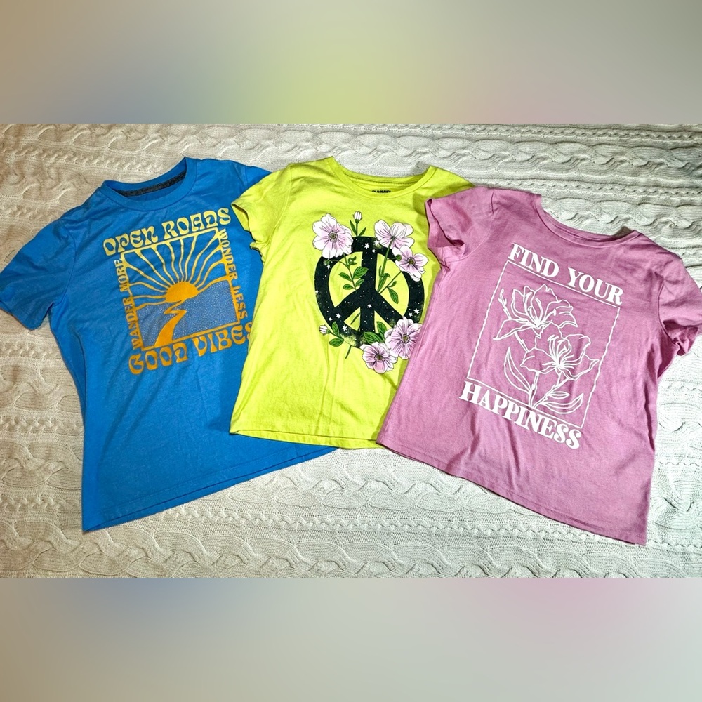 Lot of 3 Kids Graphic T-Shirts - Blue, Yellow, Pink Size Large #1598